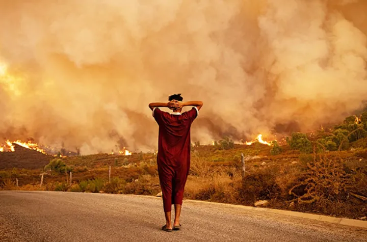 خودم کردم که لعنت بر خودم باد، پس: برای آینده‌ای آتشین آماده شوم